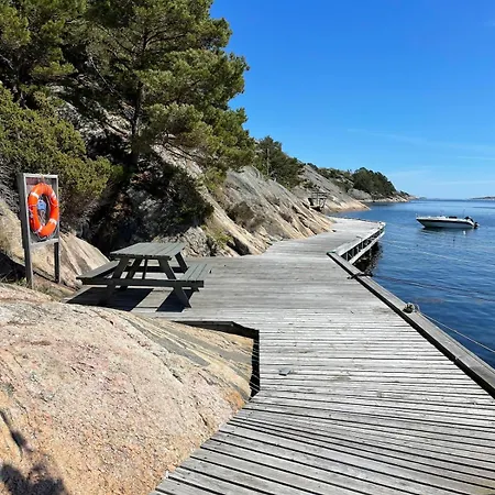 Peaceful Seaside With - Large Private Outdoor Areas And Boat Available On Request * Eigebrekk