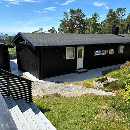Peaceful Seaside With - Large Private Outdoor Areas And Boat Available On Request Eigebrekk