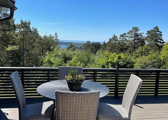 Peaceful Seaside With - Large Private Outdoor Areas And Boat Available On Request Semesterbostad Eigebrekk