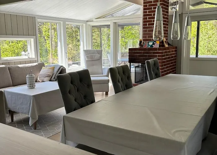 Semesterbostad Peaceful Seaside With - Large Private Outdoor Areas And Boat Available On Request Eigebrekk