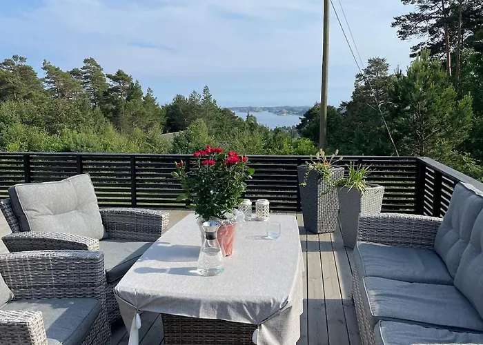 Peaceful Seaside With - Large Private Outdoor Areas And Boat Available On Request Semesterbostad Eigebrekk