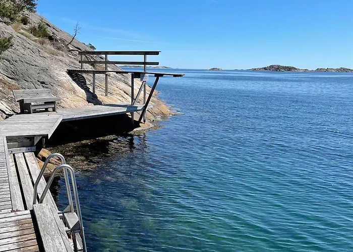 Peaceful Seaside With - Large Private Outdoor Areas And Boat Available On Request Semesterbostad Eigebrekk