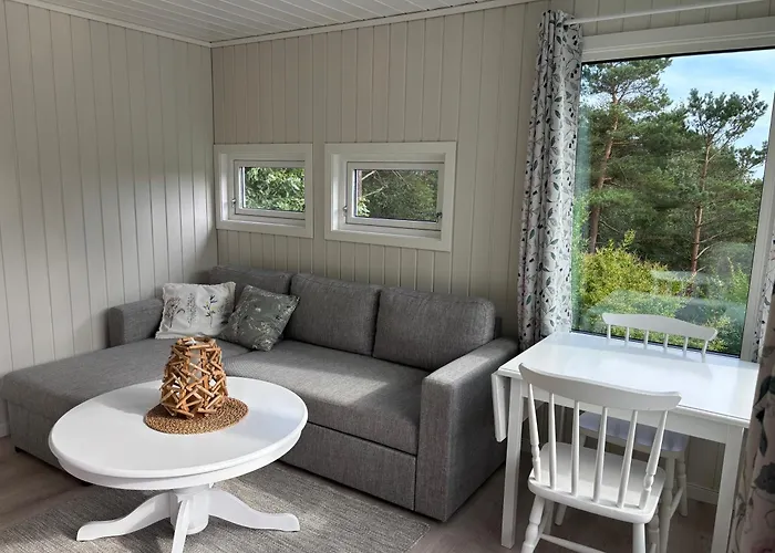 Semesterbostad Peaceful Seaside With - Large Private Outdoor Areas And Boat Available On Request Eigebrekk