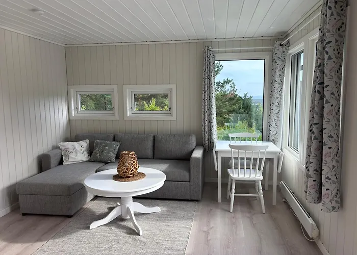 Peaceful Seaside With - Large Private Outdoor Areas And Boat Available On Request * Eigebrekk